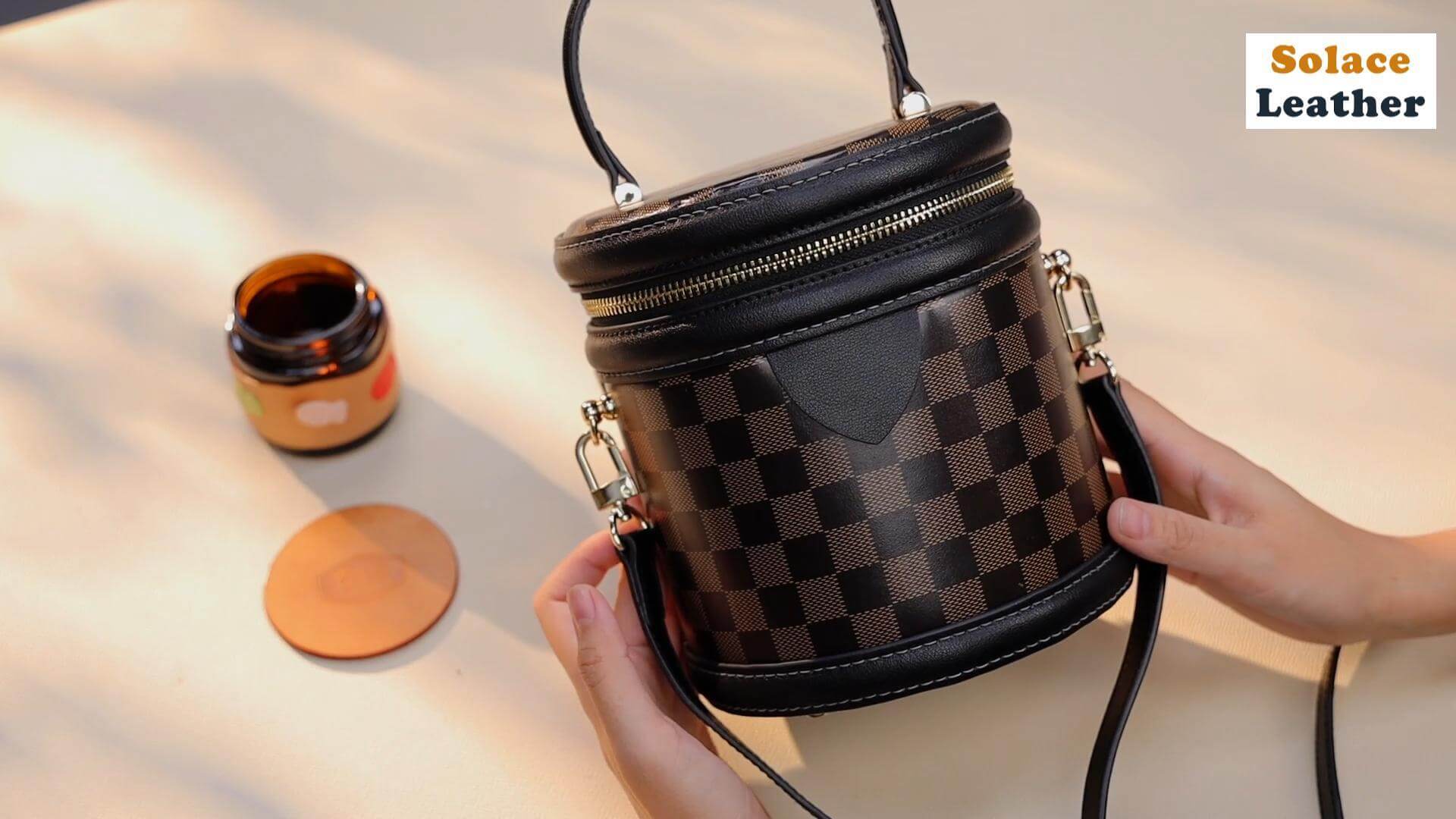 Load video: DB532 DIY Leahter Bag Sewing Tutorial